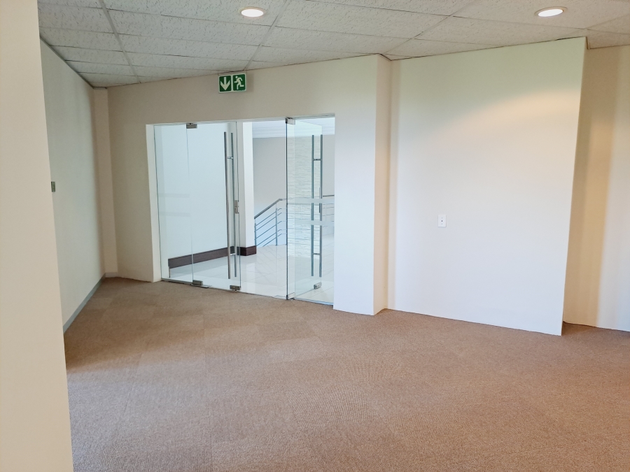 To Let commercial Property for Rent in Rosenpark Western Cape